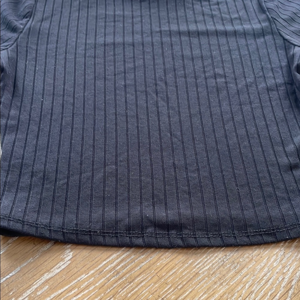 Bozzolo Ribbed Crop Top - Picture 5 of 5